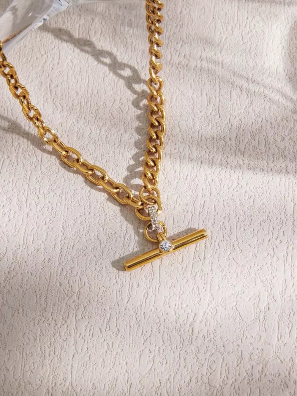 18K Gold Plated Chunky T-Bar Necklace - Picture 4 of 9